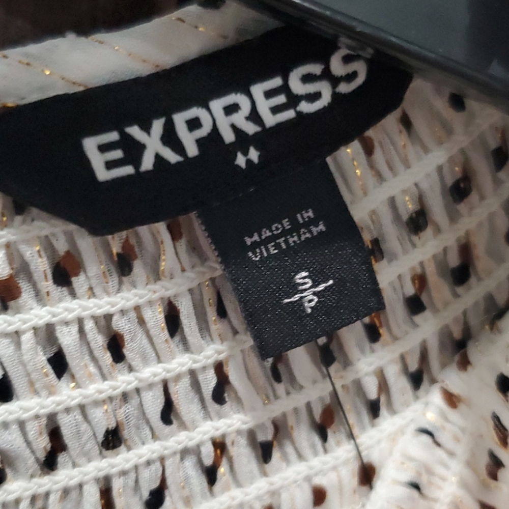 Express White Top - Picture 7 of 8